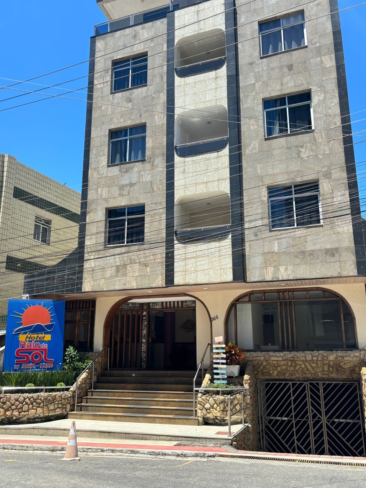 Fachada da propriedade