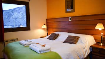 Chambre Double ou avec lits jumeaux | Literie hypoallergénique, couette en duvet d'oie, surmatelas