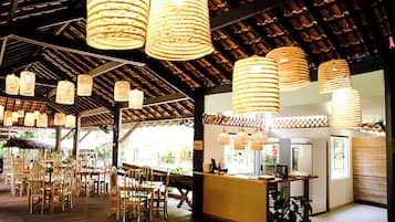 Almoço e jantar