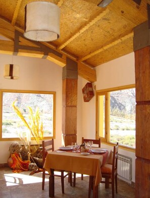 Breakfast, lunch and dinner served - Hotel Luna Daniela (Purmamarca)