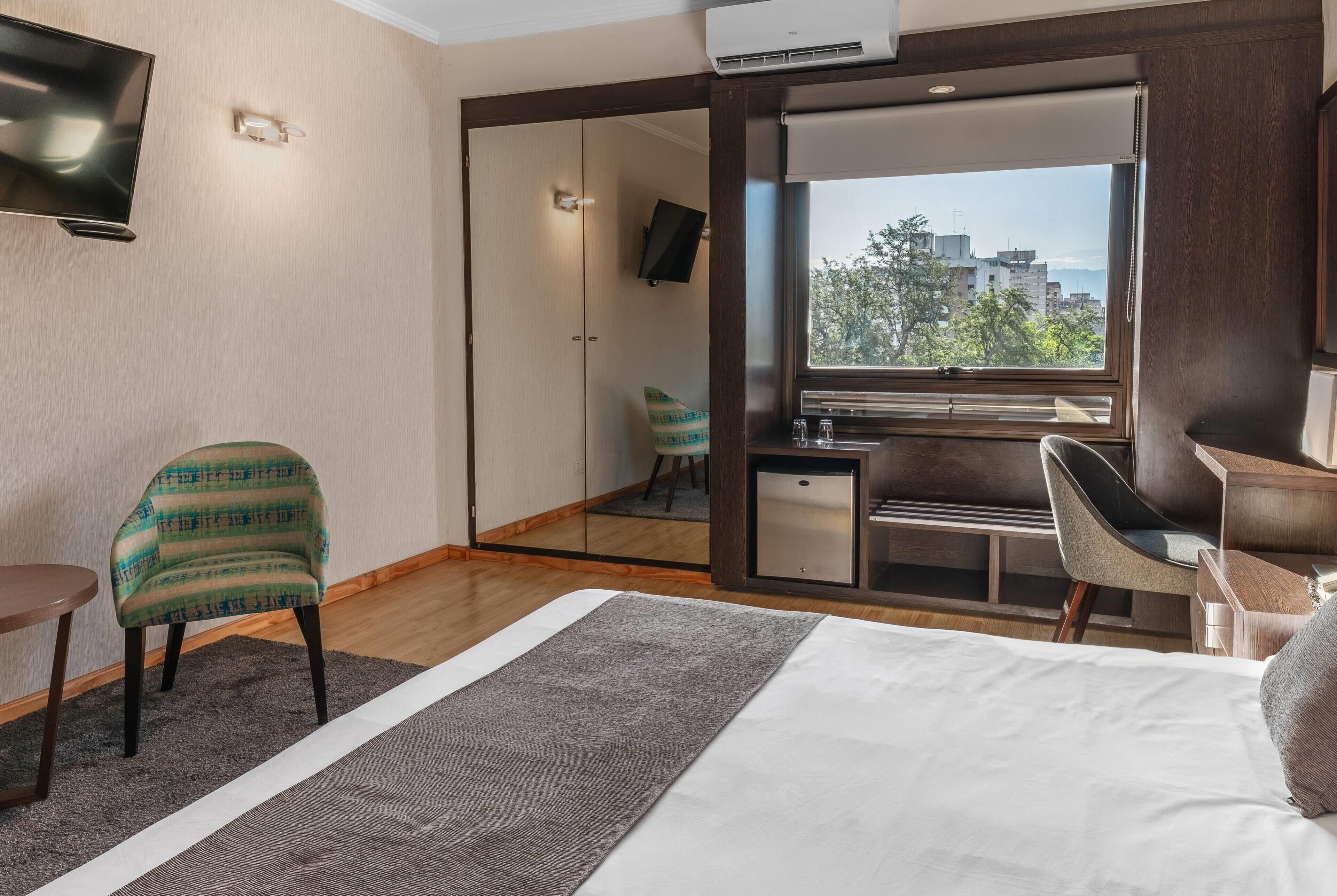Junior Suite, Non Smoking | In-room safe, blackout curtains, soundproofing, free cots/infant beds