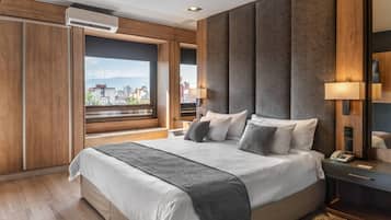 Executive-suite - 1 kingsize-seng - ikke-ryger | Pengeskab på værelset, mørklægningsgardiner, lydisolering