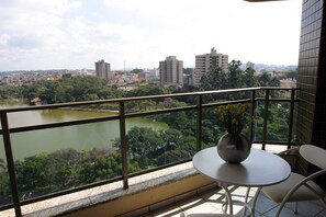 Balcony - Lagoa Serena Flat Hotel (Araras)