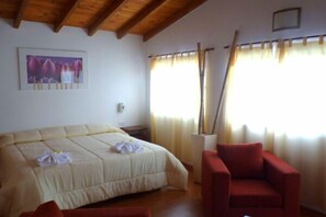 Lits bébé (gratuits), Wi-Fi gratuit, draps fournis