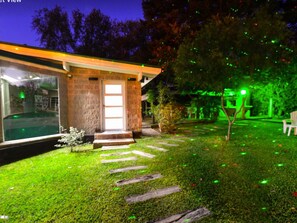 Front of property – evening/night - Badwiessee Apart Hotel & Spa (Villa General Belgrano)