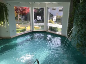 Indoor pool, outdoor pool - Badwiessee Apart Hotel & Spa (Villa General Belgrano)