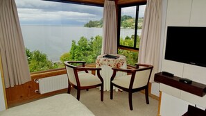 Standard Twin Room, 2 Twin Beds | In-room safe, blackout drapes, free WiFi, bed sheets - Hotel Elun (Frutillar)