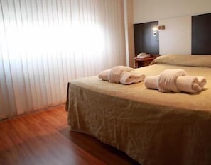 Room - Kalton Hotel (San Rafael)