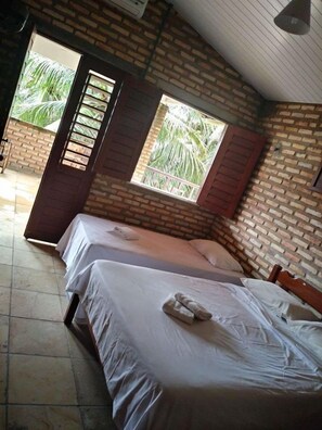 Economy Triple Room | Minibar, free WiFi - Pousada São Pedro Flecheiras (Trairi)