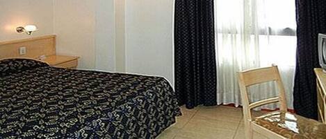 Minibaari, tallelokero huoneessa