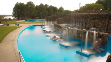 2 outdoor pools, sun loungers