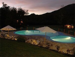 Indoor pool, seasonal outdoor pool, pool loungers - Cabañas La Estancia (Villa La Angostura)