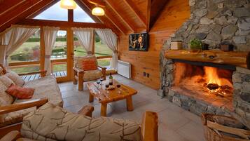 Casa conforto, 3 quartos | Sala de estar | Mesa de pingue-pongue