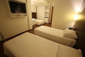 Premium bedding, minibar, in-room safe, desk - Hotel Ipê MS (Campo Grande)