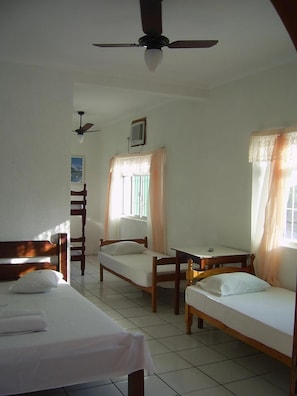 Room - Hotel Alaska (Peruíbe)