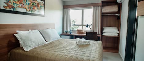 Room Master | Minibar, desk, laptop workspace, blackout drapes