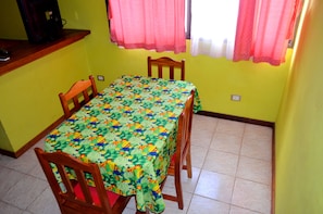 Departamento familiar, cocina | Servicio a la habitación