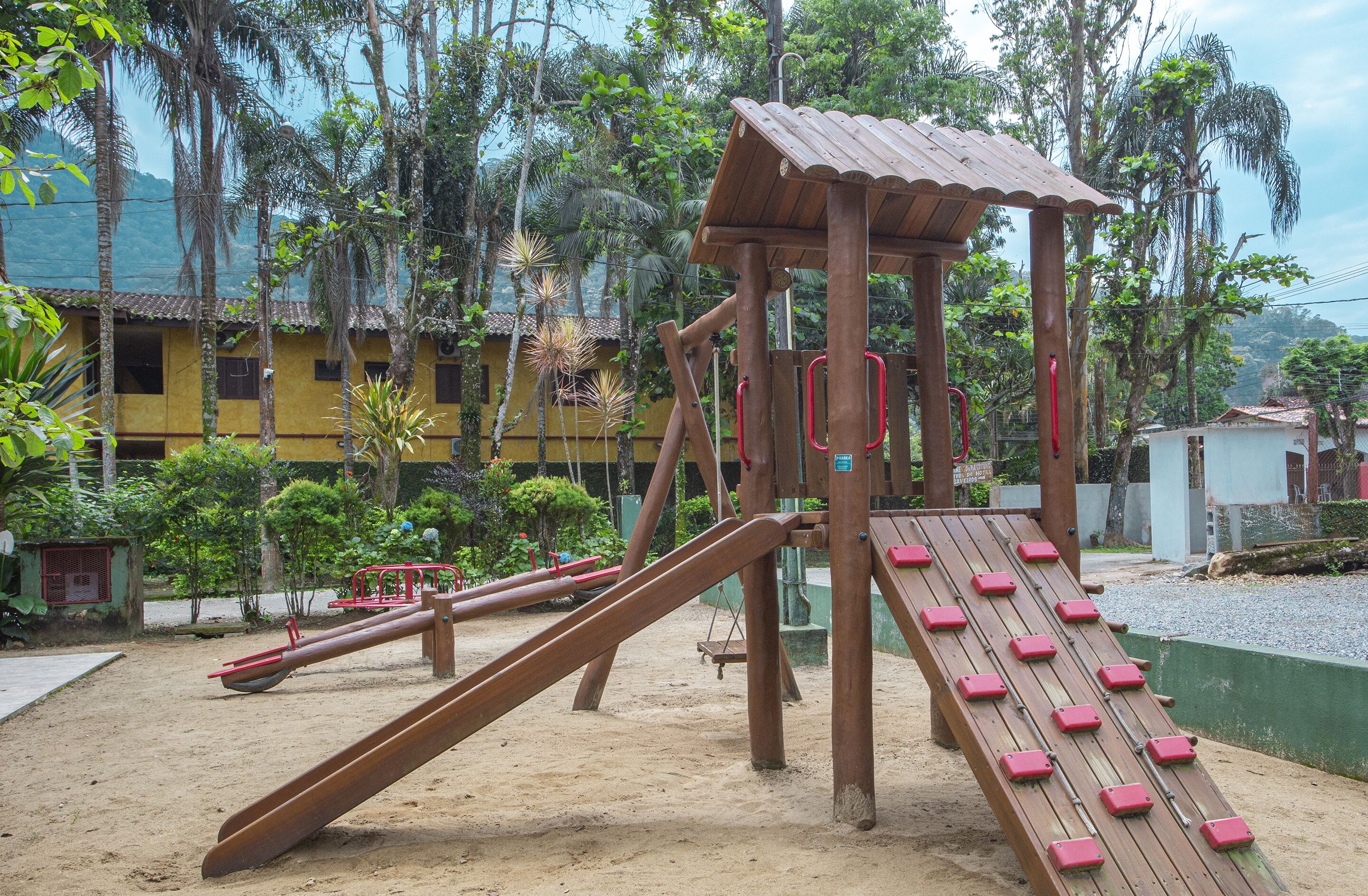children’s play area – outdoor