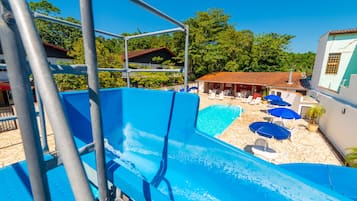 2 utendørsbassenger