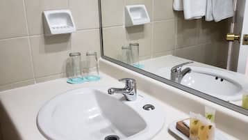 Standard Room, Courtyard View | In-room safe, free WiFi, bed sheets