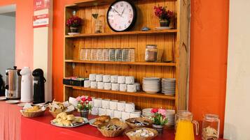 Free daily buffet breakfast