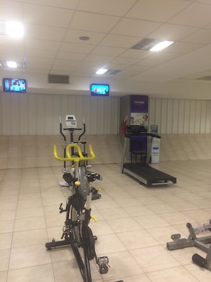 Fitness facility - Intersur Hotel 13 de Julio (Mar del Plata)