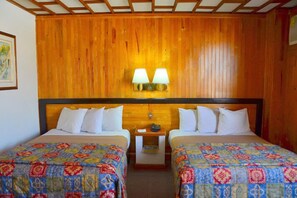 办公桌、熨斗/熨板、免费折叠床/加床、免费 WiFi