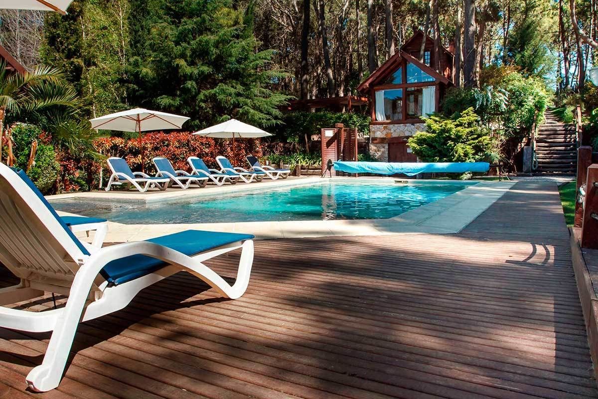 Seasonal outdoor pool, sun loungers