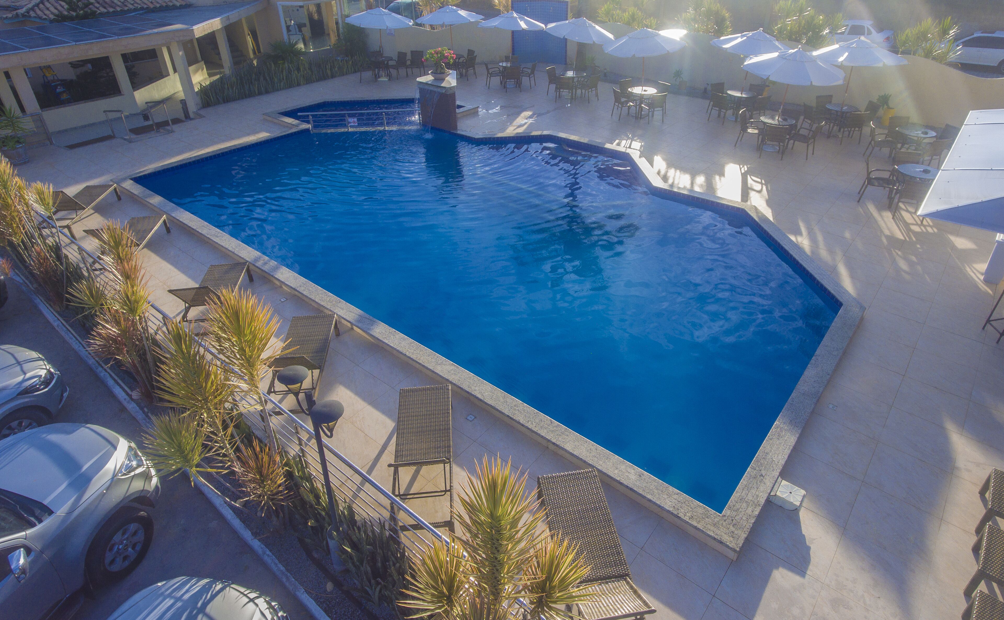 2 outdoor pools
