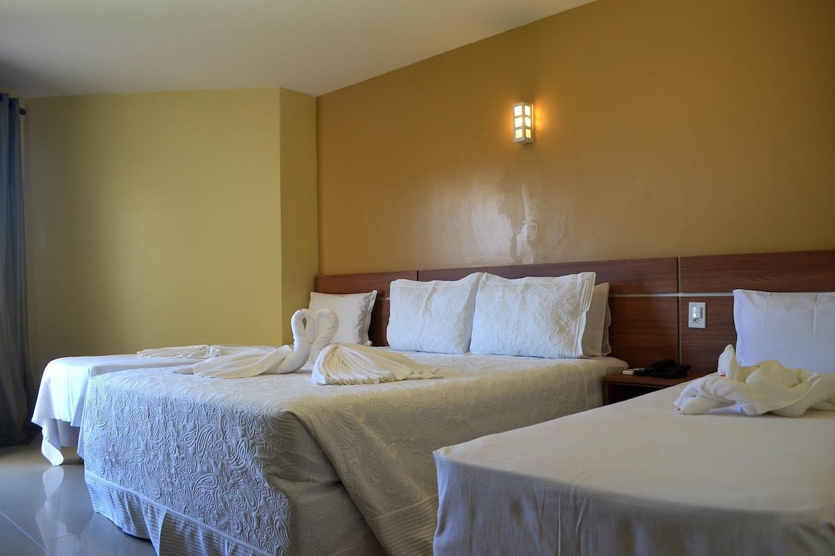 Minibar, in-room safe, blackout drapes, cribs (free)