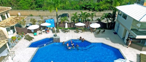 2 outdoor pools