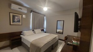 Phòng đôi Executive | Bàn, khu vực làm việc phù hợp cho laptop 