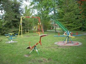 Children’s play area – outdoor