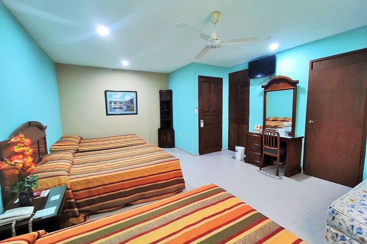 1 bedroom, hypo-allergenic bedding, down comforters, desk