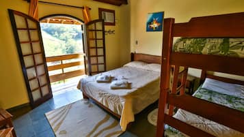 Quarto Deluxe | Minibar, free cots/infant beds, free WiFi, bed sheets