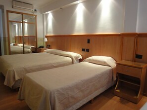 Een kluis op de kamer, verduisterende gordijnen