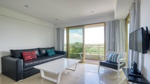 Apartment, 1 Bedroom | Living room