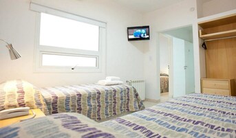 Minibar, in-room safe, desk, WiFi (free)