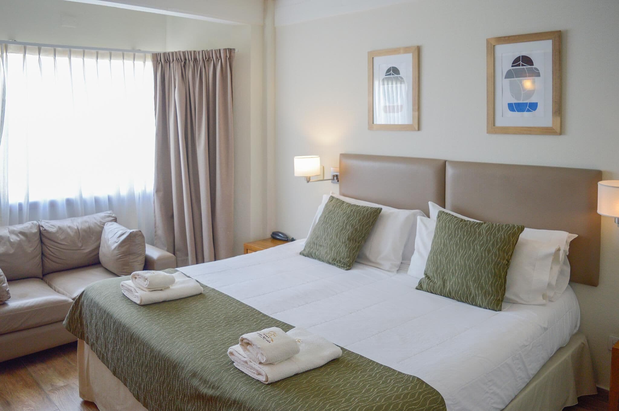 Minibar, coffres-forts dans les chambres, lits bébé (en supplément)