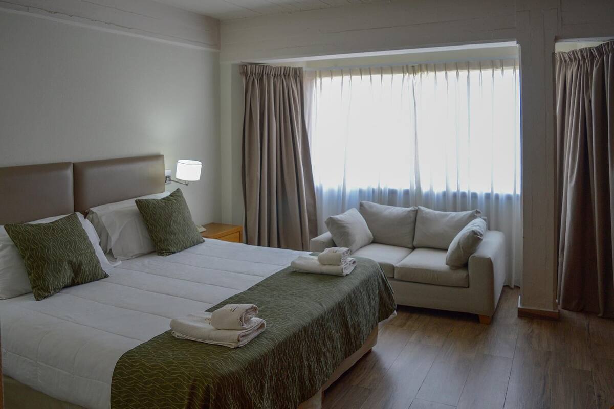 Minibar, in-room safe, cribs/infant beds, free WiFi