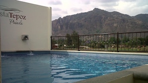 حمام سباحة