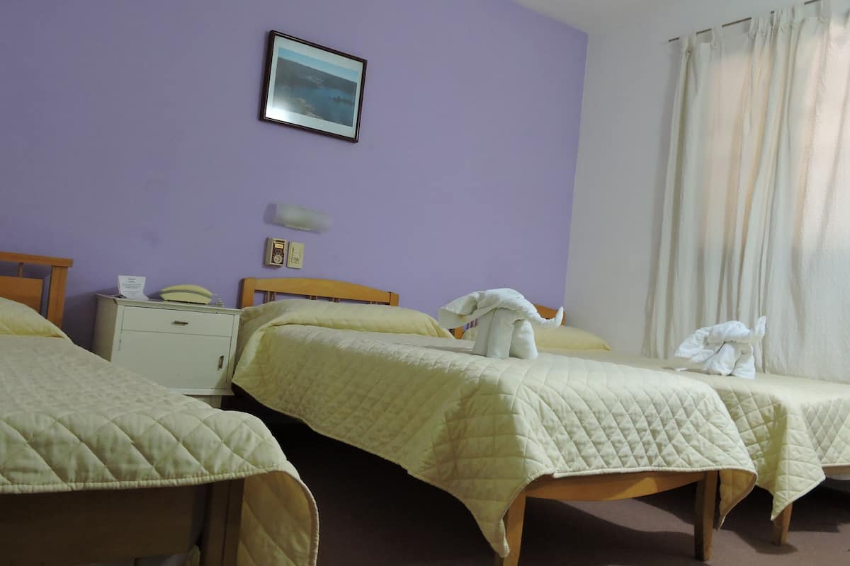 Triple Room | In-room safe, desk, cribs (free), WiFi (free)