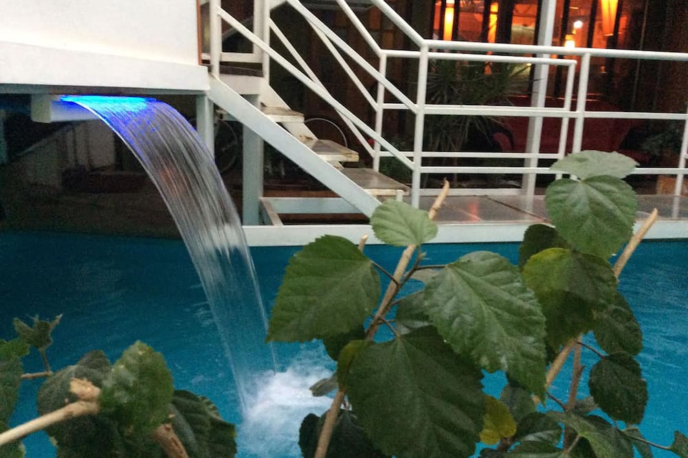 Nubes Hotel