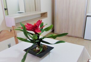 商務套房 | 客房內保險箱、免費無線上網、床單