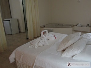 Caja de seguridad en la habitación, wifi gratis y ropa de cama