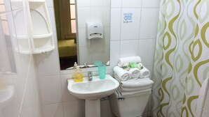 Bathroom - Hostal Valles del Mar (La Serena)