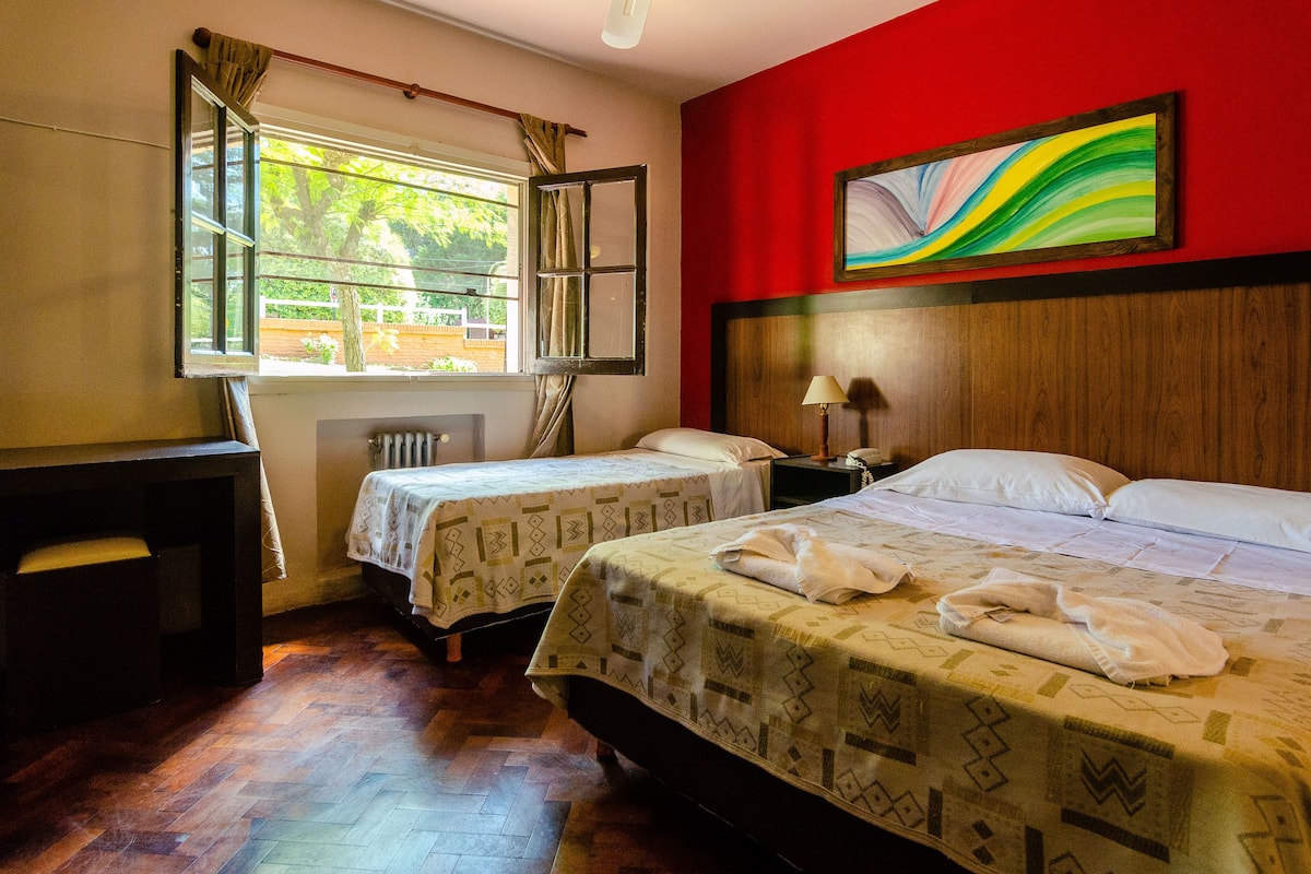 In-room safe, bed sheets
