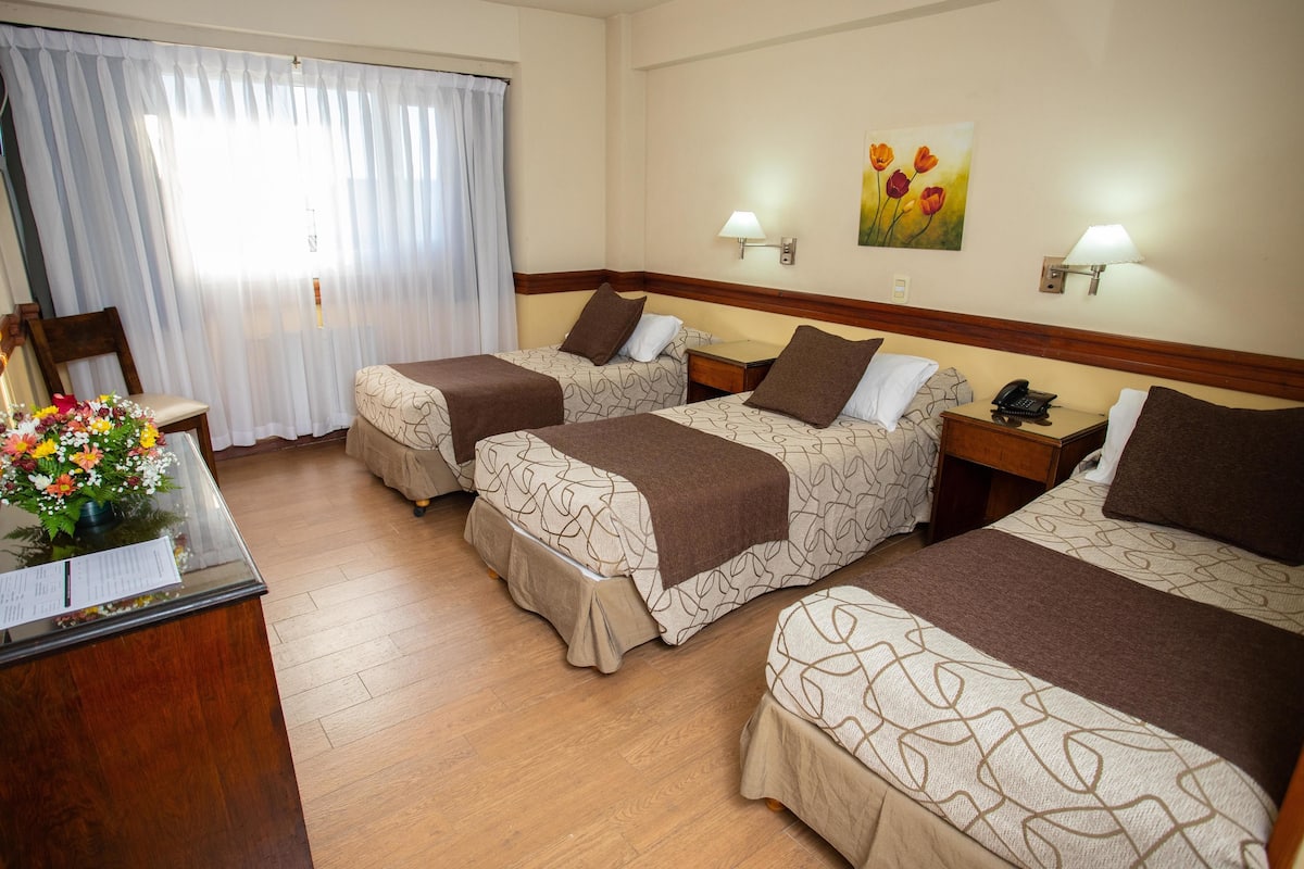 Habitación triple | Caja de seguridad en la habitación y wifi gratis