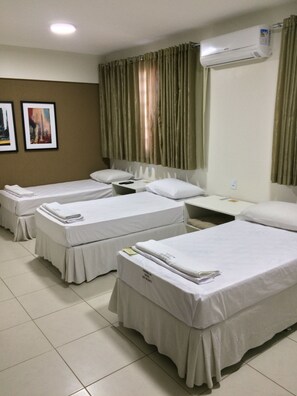 Minibar, blackout drapes, iron/ironing board, free WiFi - Hotel Rio Branco (Goiania)