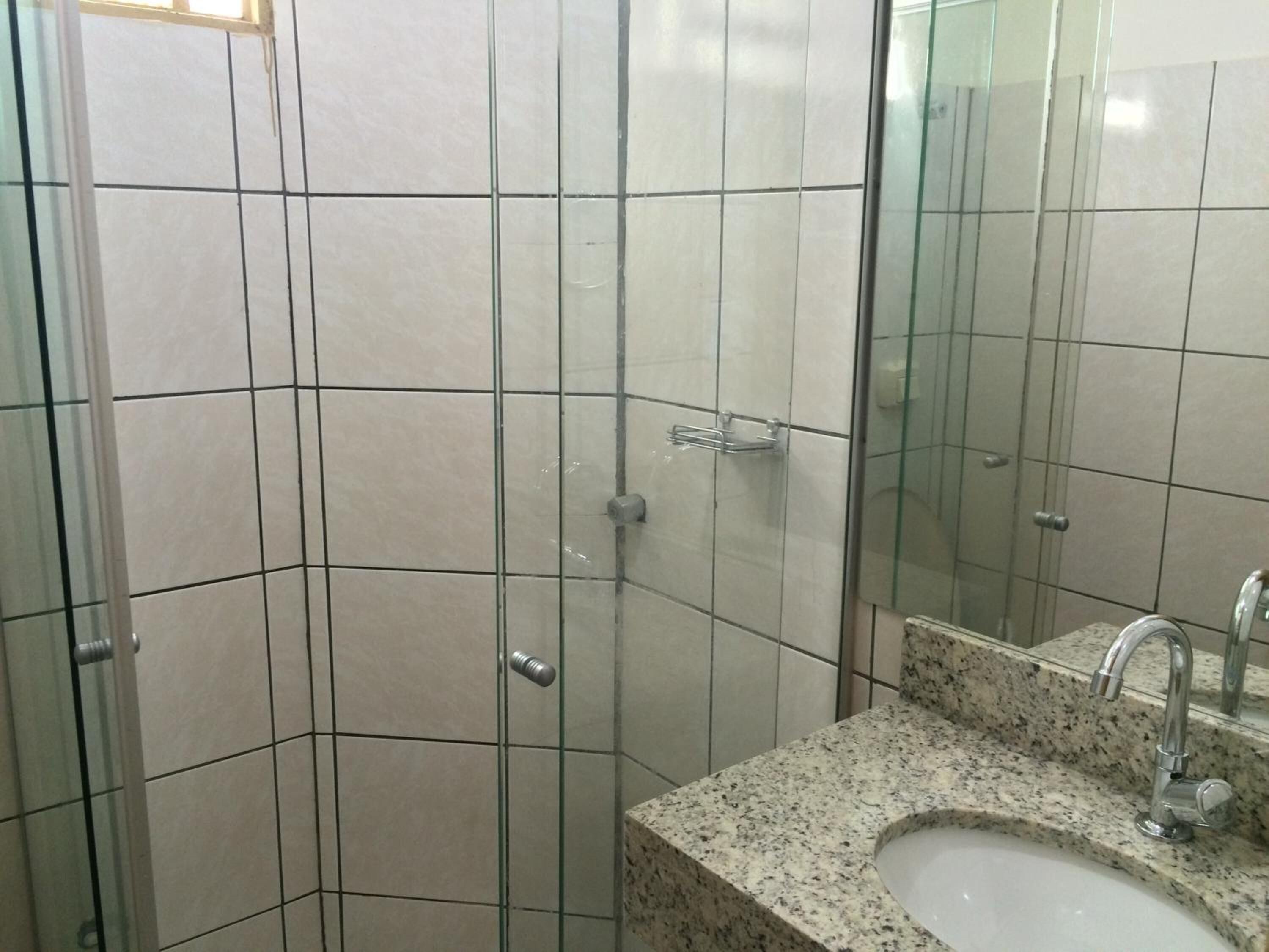 shower, free toiletries, towels